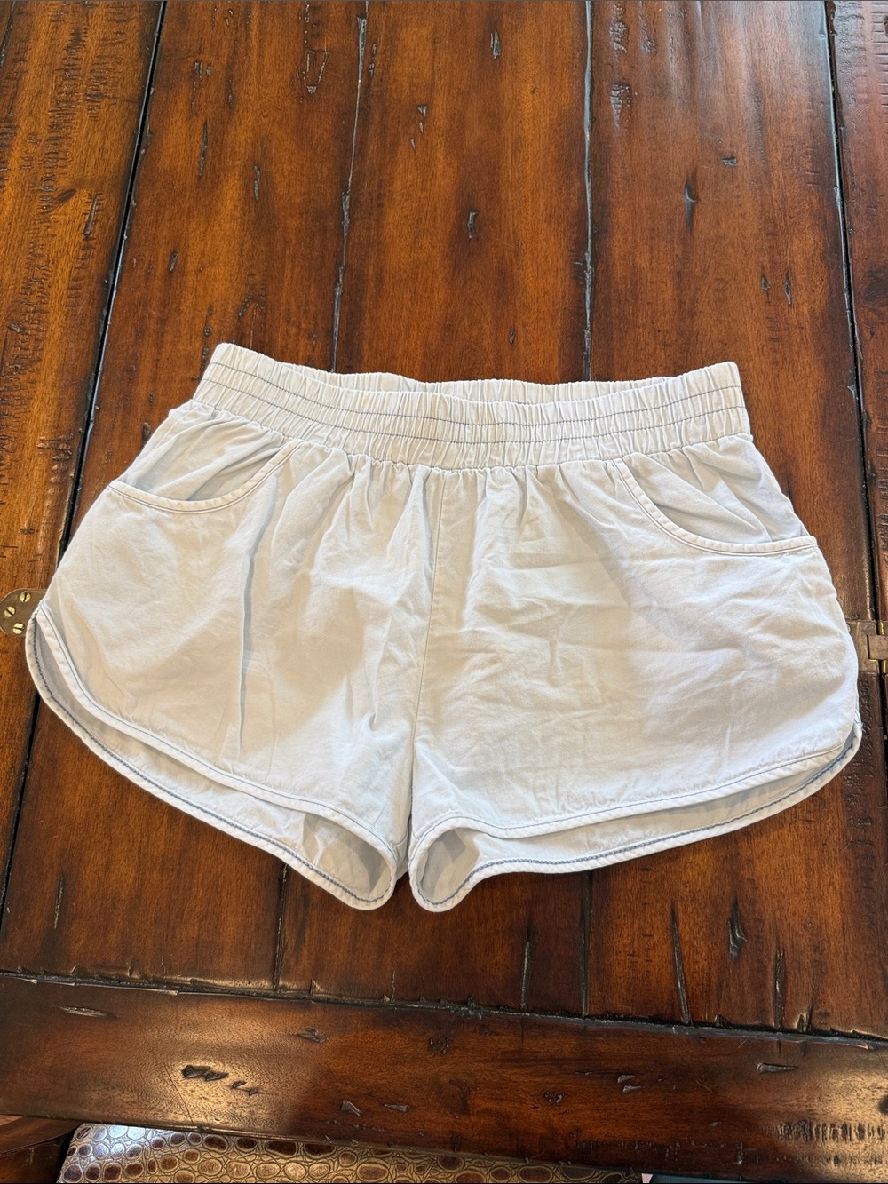 Women’s Casual Elastic-Waist Shorts